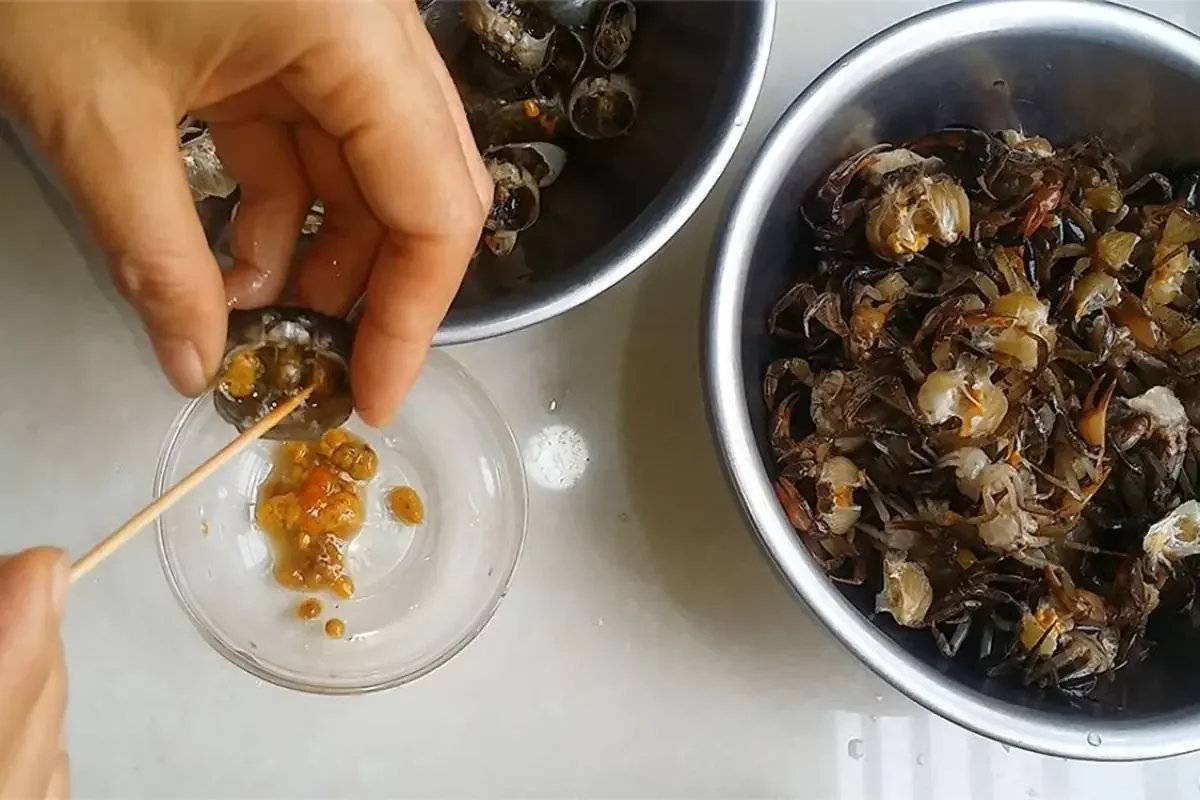 Hướng dẫn làm bánh đa cua tại nhà