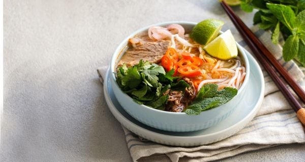 Bún bò miền Trung mang đến cho thực khách một hương vị đậm đà