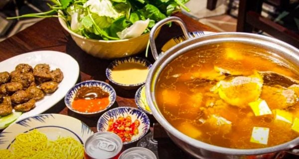 Lẩu bò Nhà Gỗ - mang hương vị Đà Lạt đến Sài Gòn.