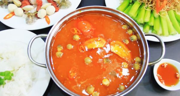 Nước dùng lẩu thái Tomyum chua chua cay cay