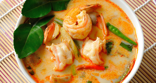 Hoàn thành phần nước dùng lẩu Tomyum chua cay lạ miệng