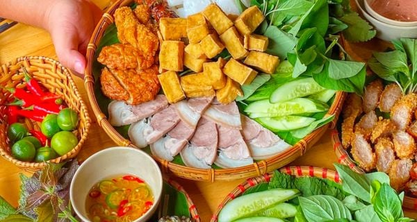 Bún đậu mắm tôm Ba Anh Em