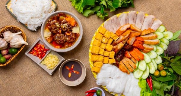 Bún đậu mắm tôm Mạc Văn Khoa.