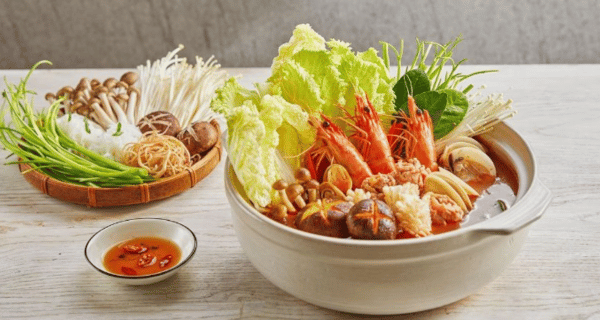 Lẩu hải sản Tomyum hấp dẫn từ màu sắc đến hương vị