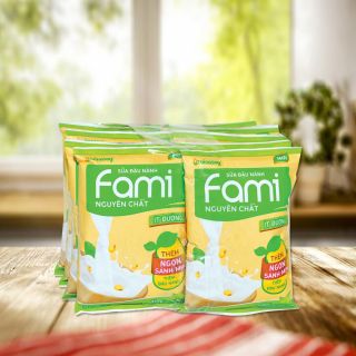 Sữa đậu nành Fami ít đường, lốc 10 bịch, 200ml 